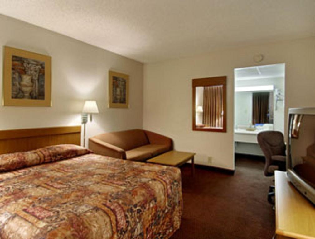 Howard Johnson Inn & Suites Columbus Room photo